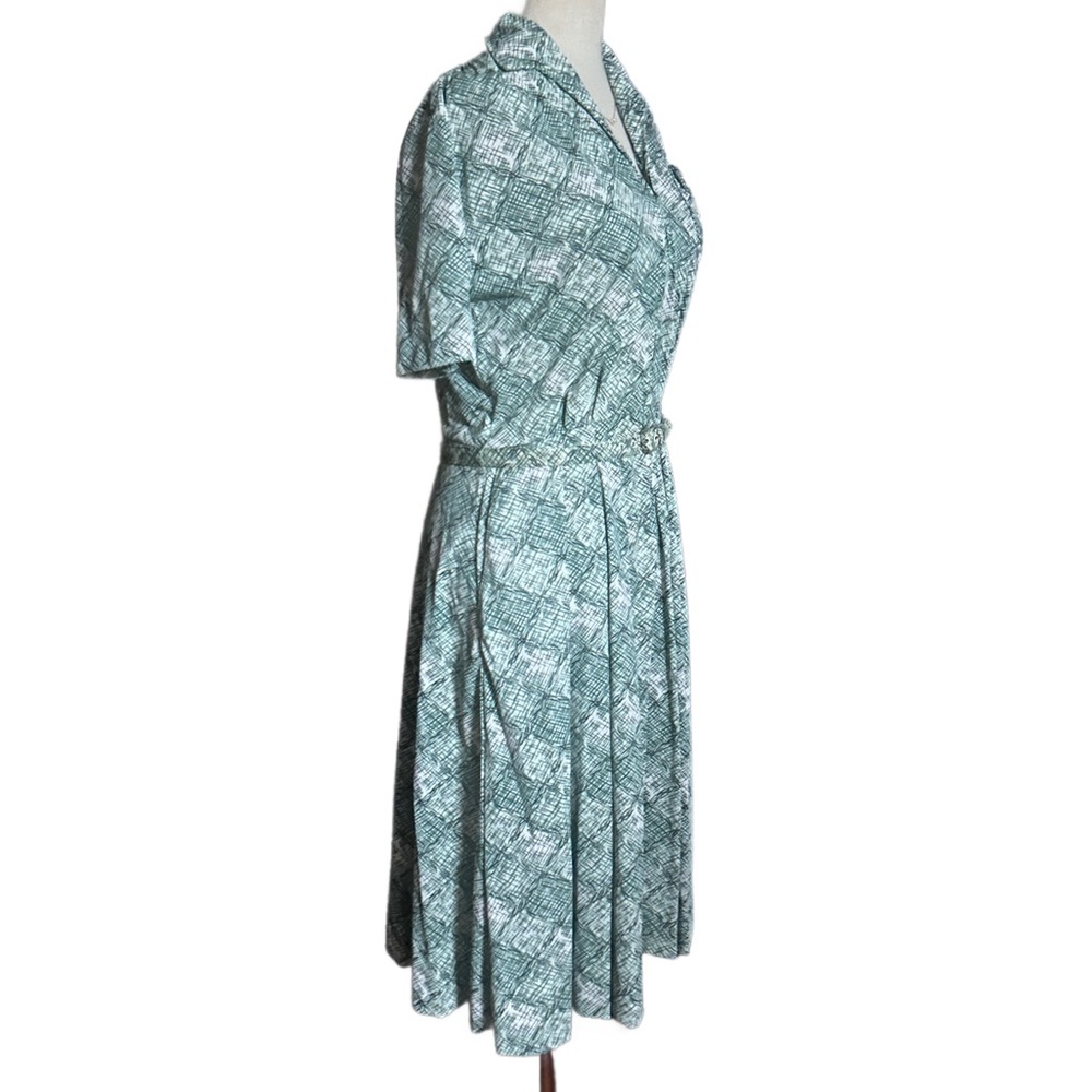 Shelton Stroller ~ Women’s Size 16 ~ Vtg ~ Green & White ~ Plaid Design ~ Dress